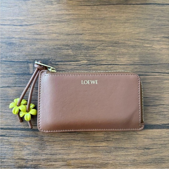 Loewe Tan Leather Zip Card Holder - Picture 4 of 9